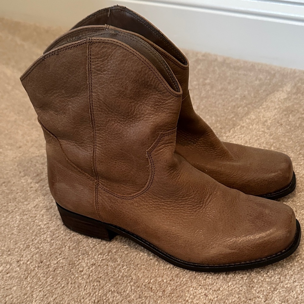 Jessica Simpson Tan Ankle Booties